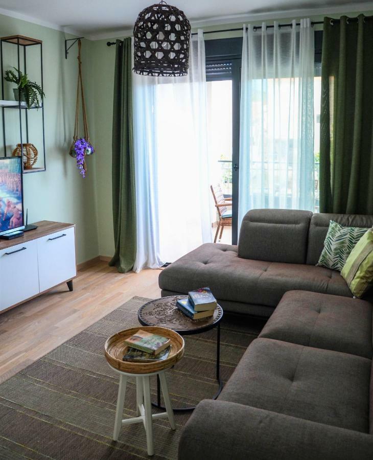 Premium-Designed Apartments Tivat Exteriör bild